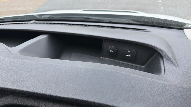 Ford Transit 350 L4 Diesel Fwd 2.0 EcoBlue 130ps Leader Luton Van